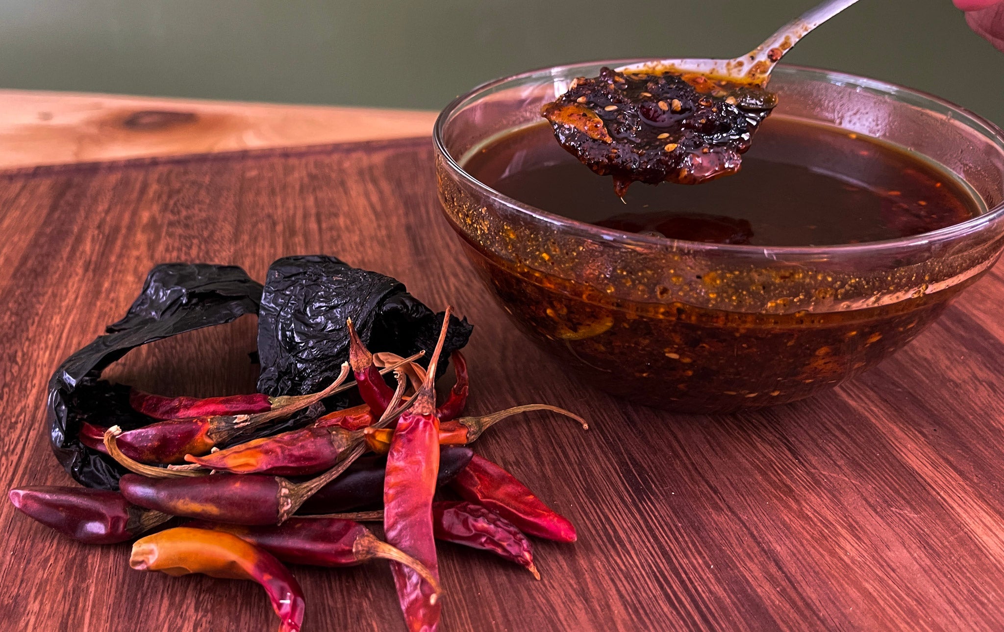 Salsa Macha Casera: Crujiente, Picosita y Llena de Sabor