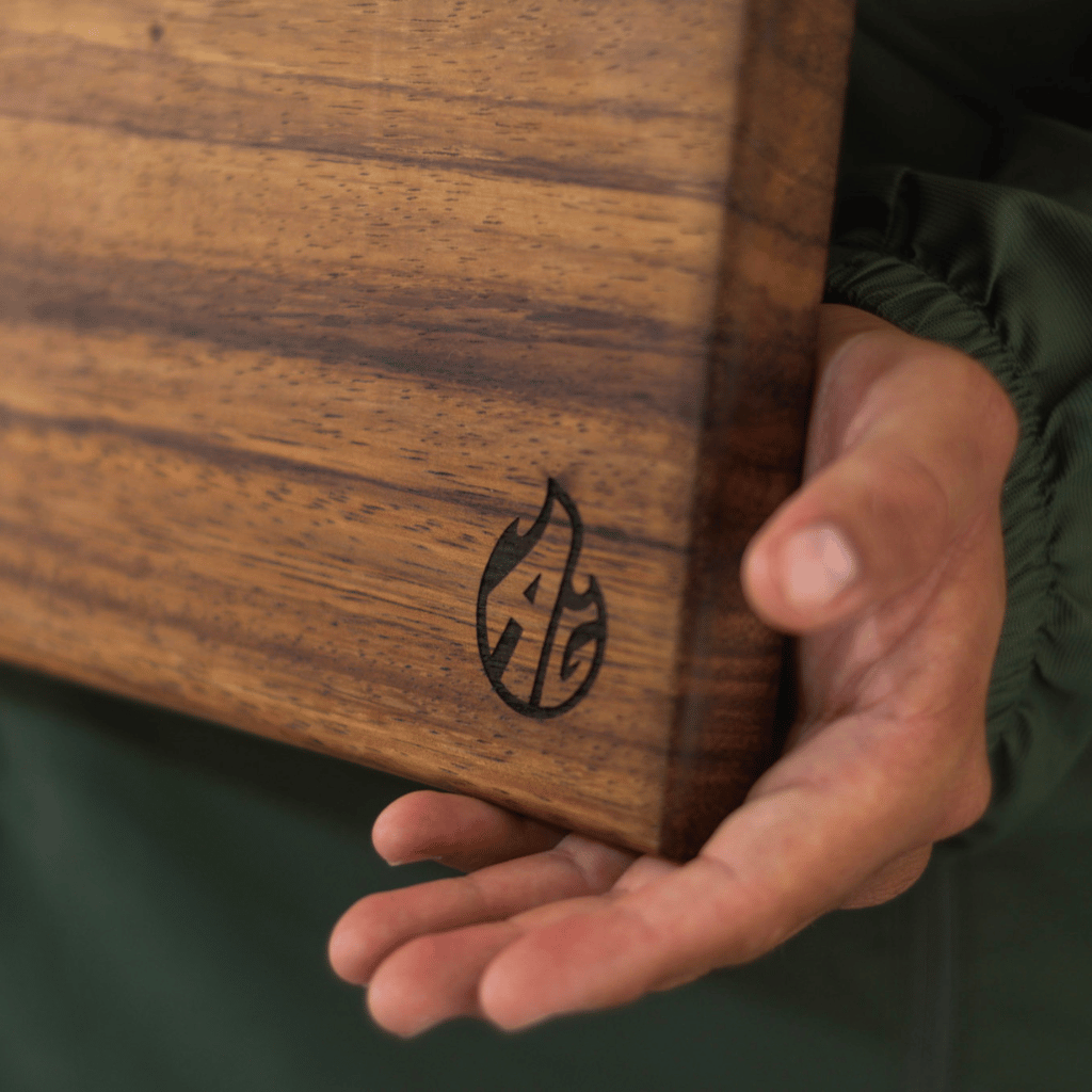 Tabla de corte 30x50 – Madera Parota - Artilleros Grill